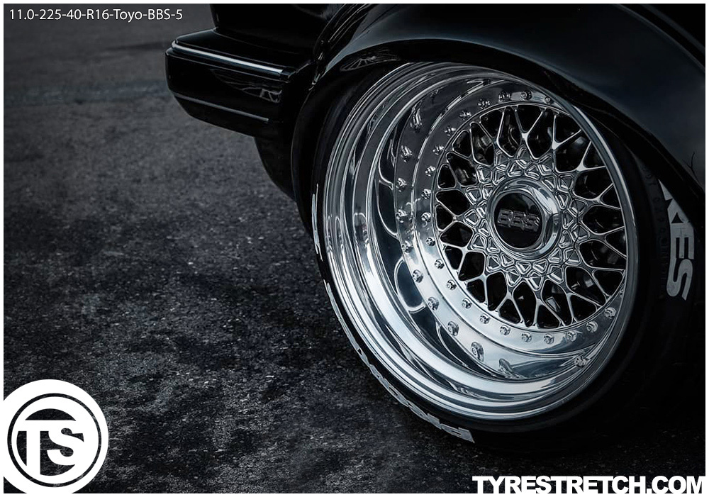 An example of tyre stretch: 225/40 R16 on 11.0J – TOYO (BBS)