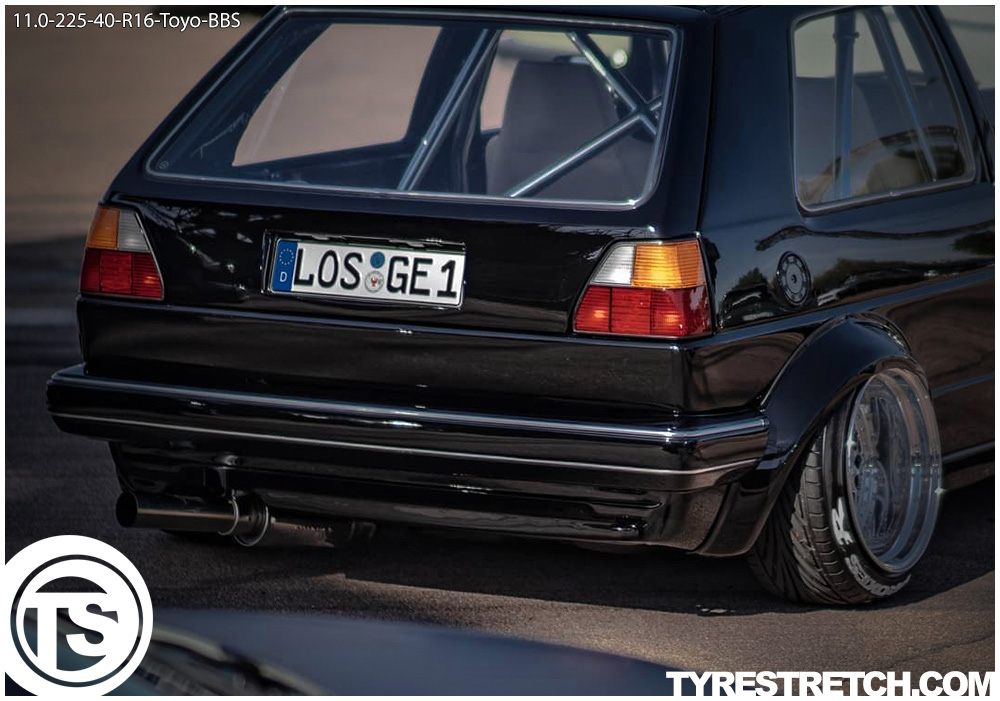 An example of tyre stretch: 225/40 R16 on 11.0J – TOYO (BBS)