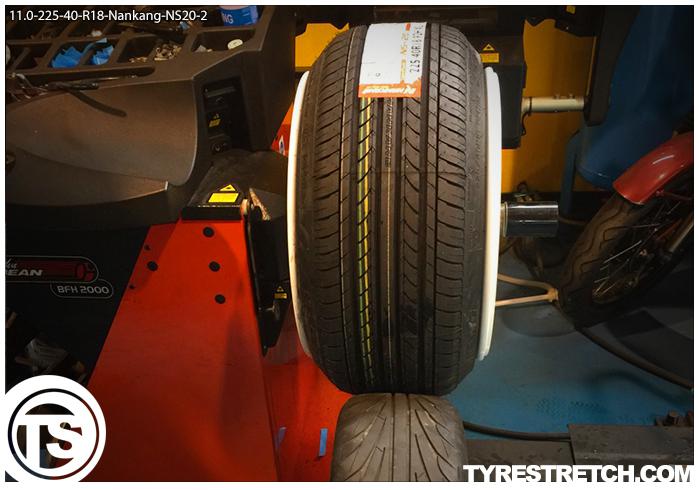 An example of tyre stretch: 225/40 R18 on 11.0J – NANKANG