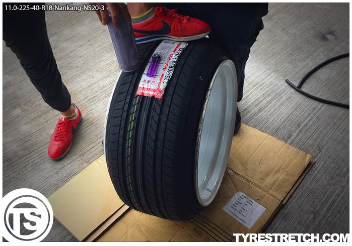 An example of tyre stretch: 225/40 R18 on 11.0J – NANKANG