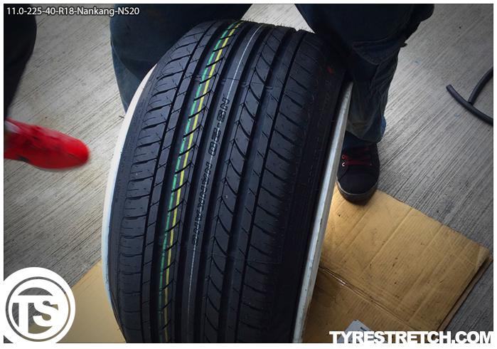An example of tyre stretch: 225/40 R18 on 11.0J – NANKANG