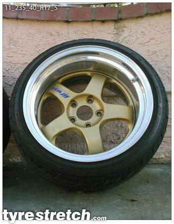 An example of tyre stretch: 235/40 R17 on 11.0J (WORK)