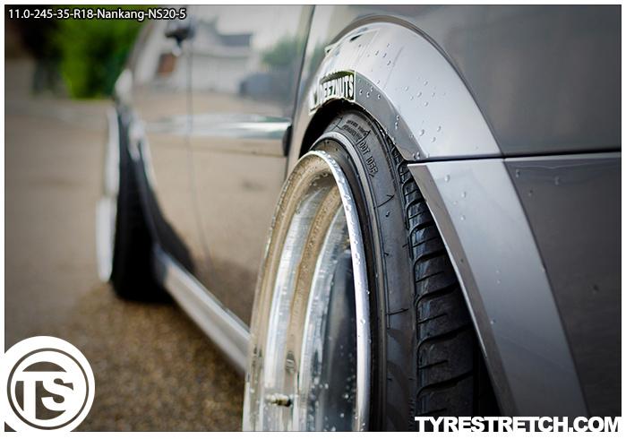 An example of tyre stretch: 245/35 R18 on 11.0J – NANKANG