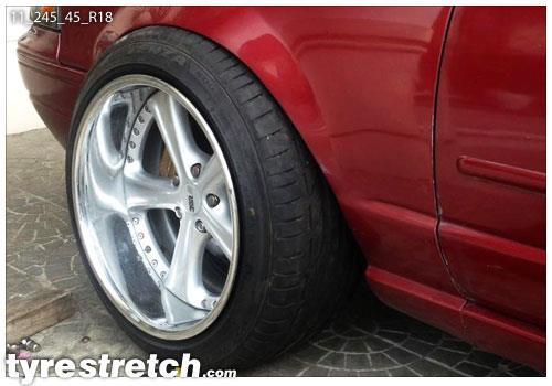 An example of tyre stretch: 245/45 R18 on 11.0J