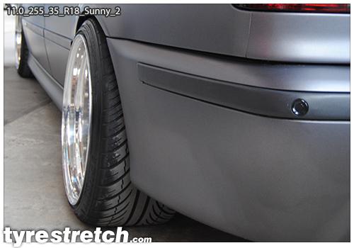 An example of tyre stretch: 255/35 R18 on 11.0J – SUNNY