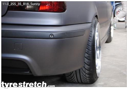 An example of tyre stretch: 255/35 R18 on 11.0J – SUNNY