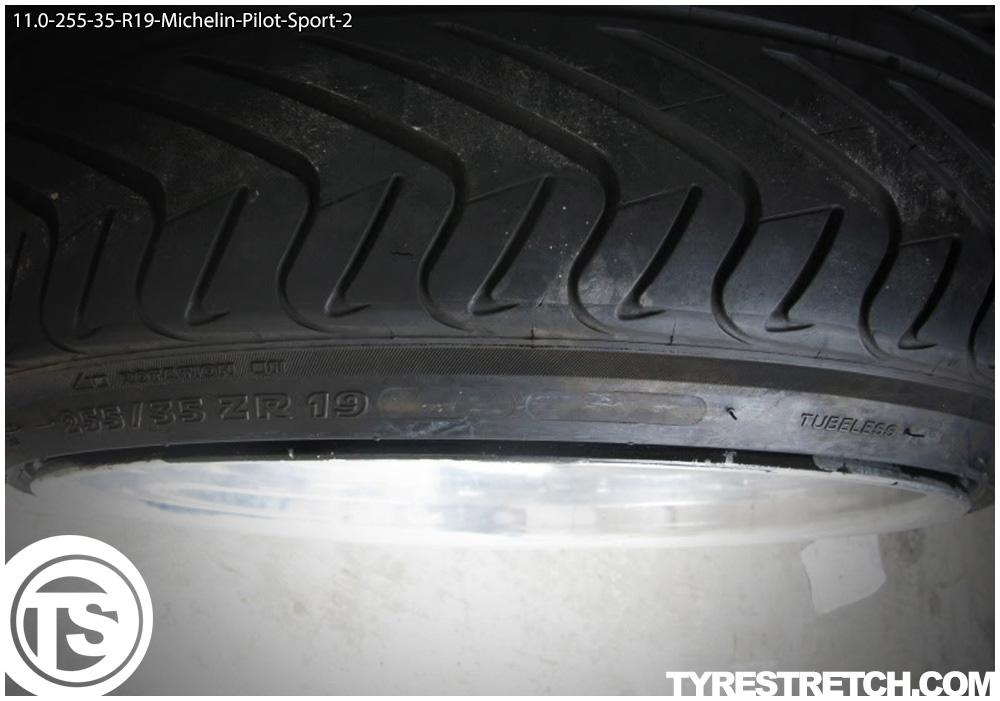 An example of tyre stretch: 255/35 R19 on 11.0J – MICHELIN