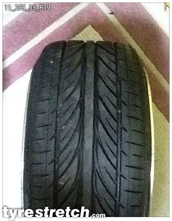 An example of tyre stretch: 255/35 R19 on 11.0J