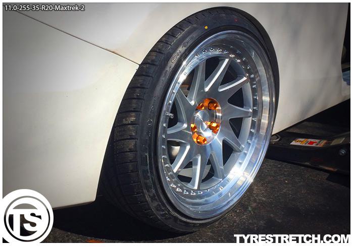 An example of tyre stretch: 255/35 R20 on 11.0J – MAXTREK