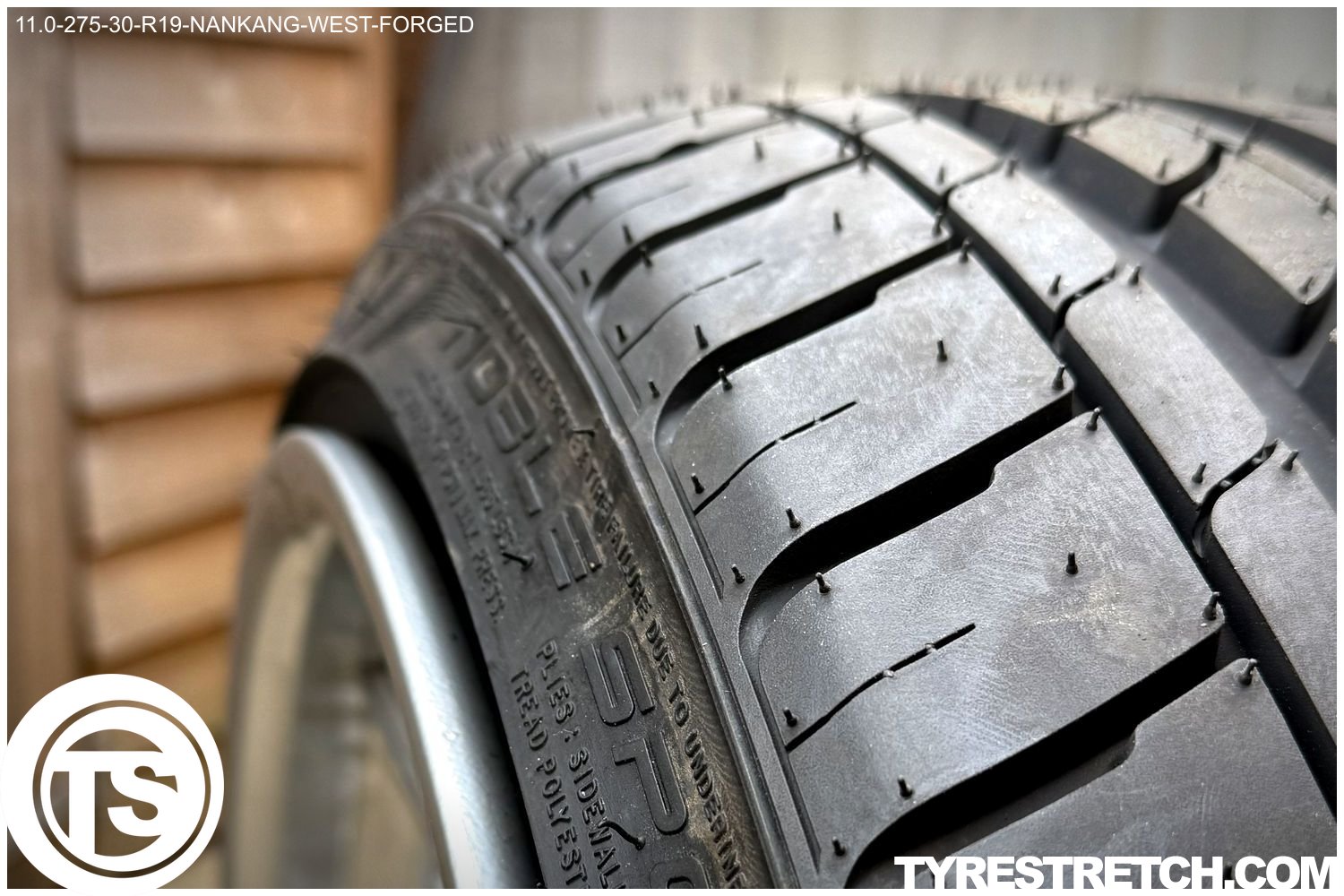 An example of tyre stretch: 275/30 R19 on 11.0J – NANKANG (WEST-FORGED)