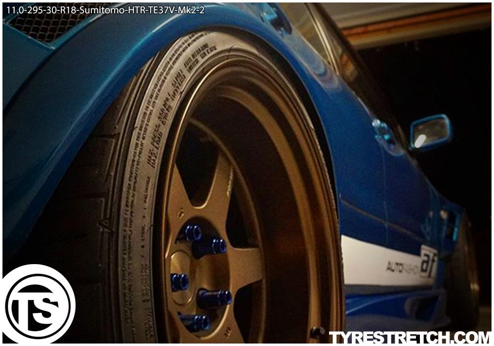 An example of tyre stretch: 295/30 R18 on 11.0J – SUMITOMO (VOLK)