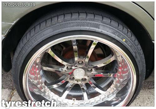 An example of tyre stretch: 255/35 R19 on 12.0J