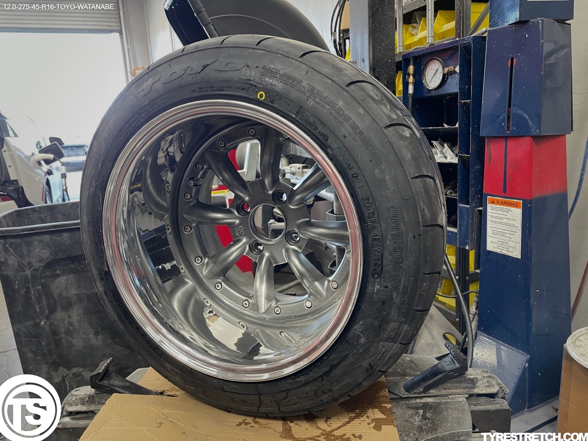 An example of tyre stretch: 275/45 R16 on 12.0J – TOYO (WATANABE)