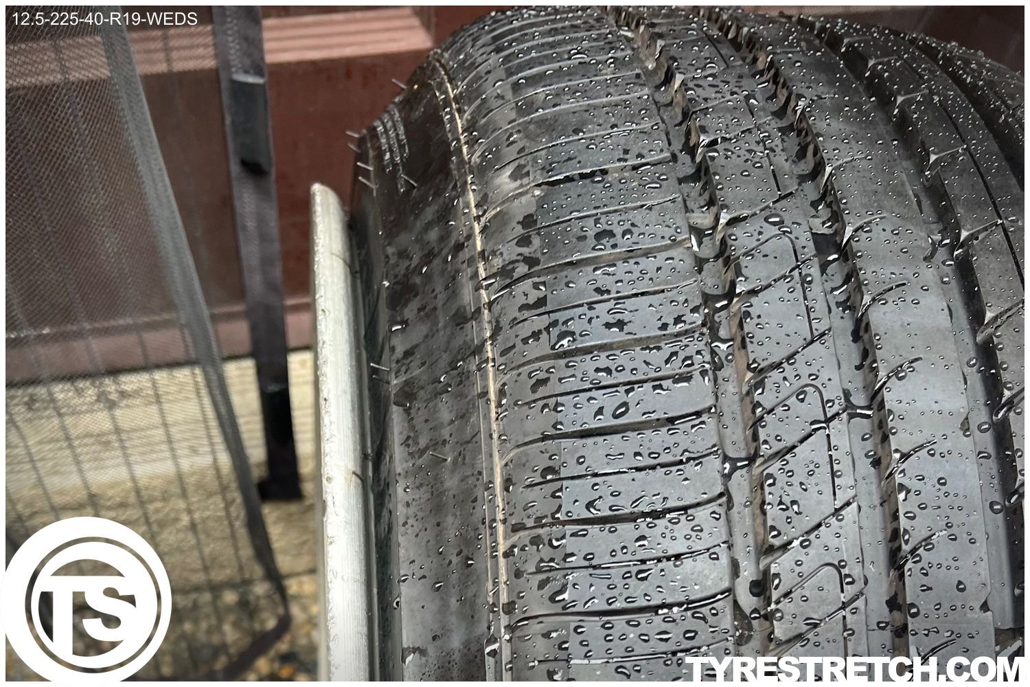 225/40 R19 on 12.5J