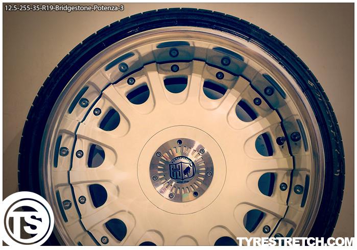 An example of tyre stretch: 255/35 R19 on 12.5J – BRIDGESTONE (SUPERSTAR)