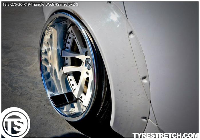 An example of tyre stretch: 275/30 R19 on 13.5J – TRIANGLE (WEDS)