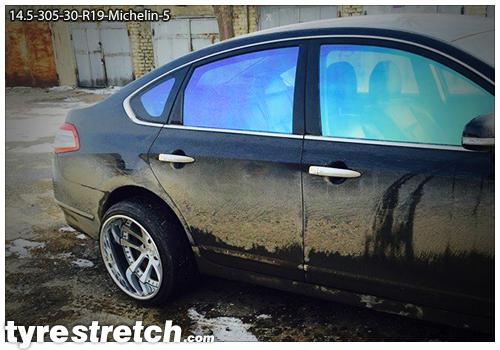 An example of tyre stretch: 305/30 R19 on 14.5J – MICHELIN