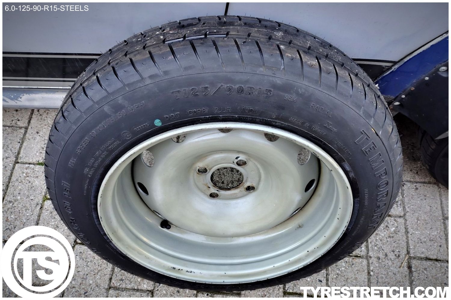 An example of tyre stretch: 125/90 R15 on 6.0J (STEELS)