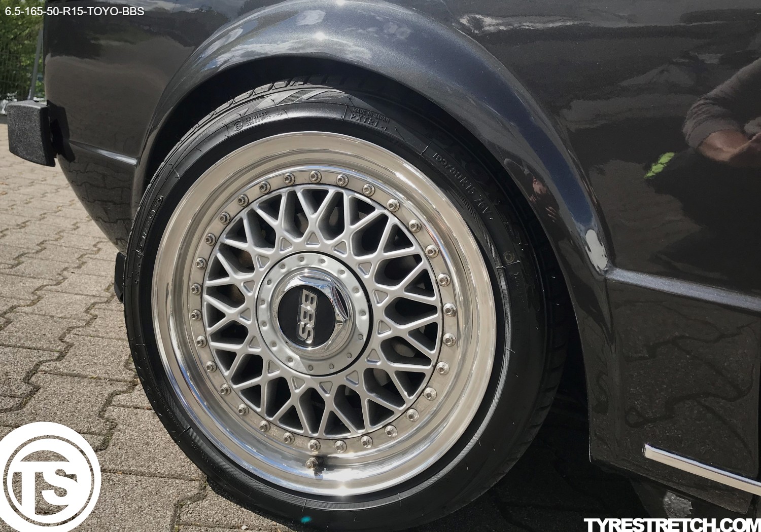 An example of tyre stretch: 165/50 R15 on 6.5J – TOYO (BBS)
