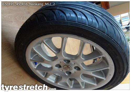 An example of tyre stretch: 195/45 R16 on 6.5J – NANKANG