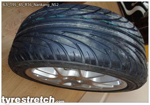 An example of tyre stretch: 195/45 R16 on 6.5J – NANKANG