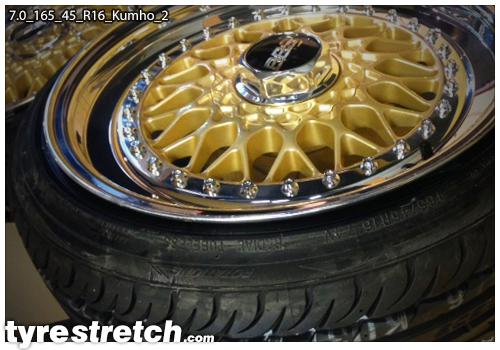 An example of tyre stretch: 165/45 R16 on 7.0J – KUMHO