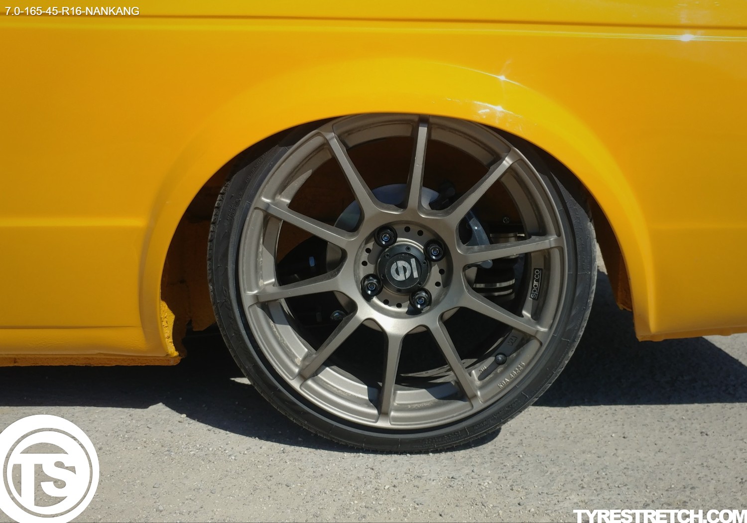 An example of tyre stretch: 165/45 R16 on 7.0J – NANKANG