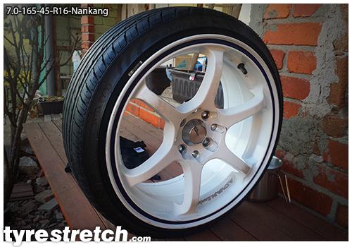 An example of tyre stretch: 165/45 R16 on 7.0J – NANKANG