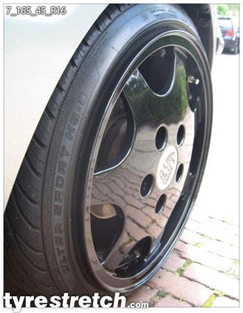 An example of tyre stretch: 165/45 R16 on 7.0J