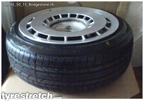 An example of tyre stretch: 165/50 R15 on 7.0J – BRIDGESTONE