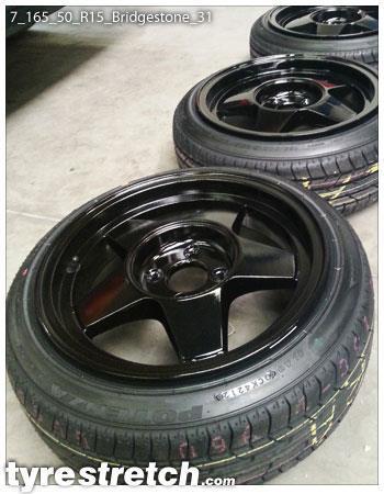 An example of tyre stretch: 165/50 R15 on 7.0J – BRIDGESTONE