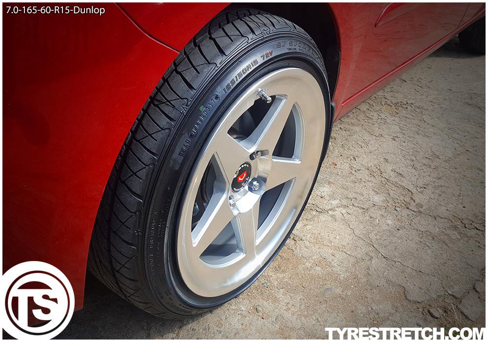 An example of tyre stretch: 165/60 R15 on 7.0J – DUNLOP