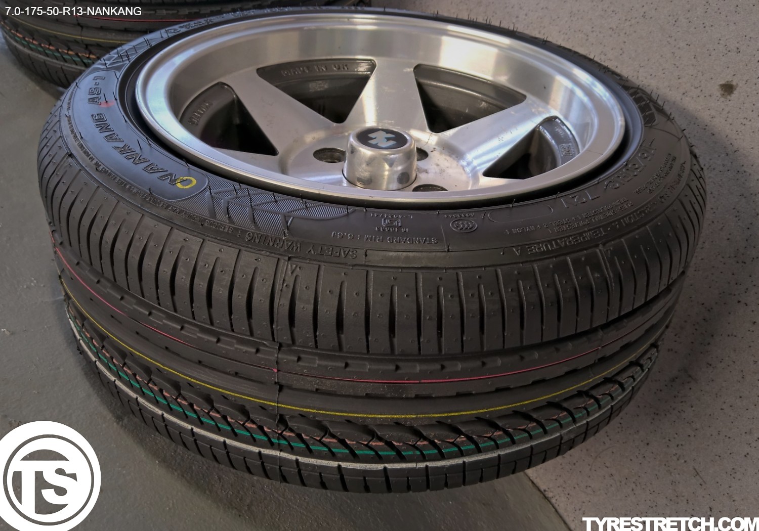 An example of tyre stretch: 175/50 R13 on 7.0J – NANKANG