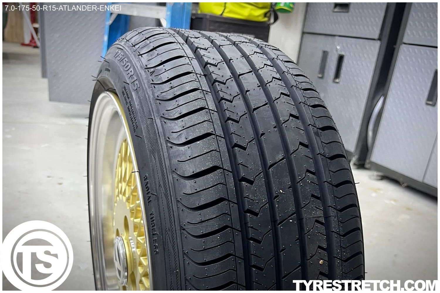 An example of tyre stretch: 175/50 R15 on 7.0J – ATLANDER (ENKEI)