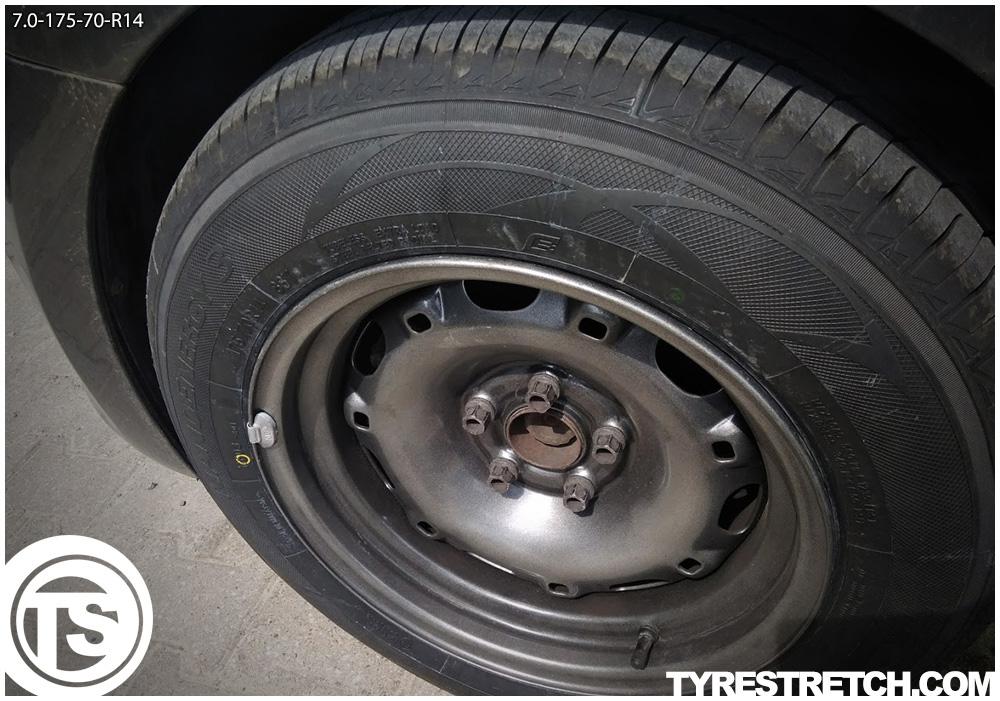 An example of tyre stretch: 175/70 R14 on 7.0J