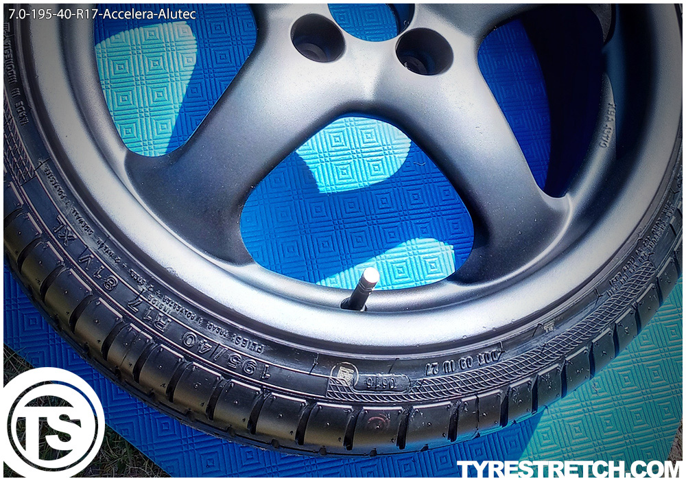An example of tyre stretch: 195/40 R17 on 7.0J – ACCELERA (ALUTEC)