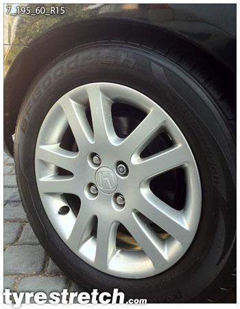 An example of tyre stretch: 195/60 R15 on 7.0J