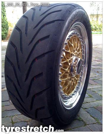 An example of tyre stretch: 205/50 R15 on 7.0J – TOYO