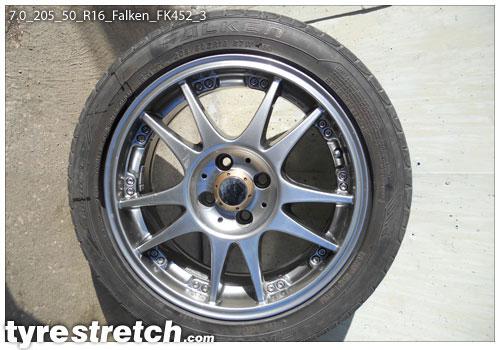 An example of tyre stretch: 205/50 R16 on 7.0J – FALKEN