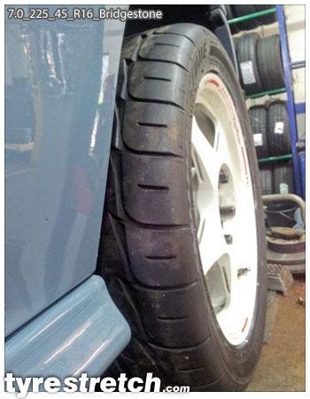 An example of tyre stretch: 225/45 R16 on 7.0J – BRIDGESTONE