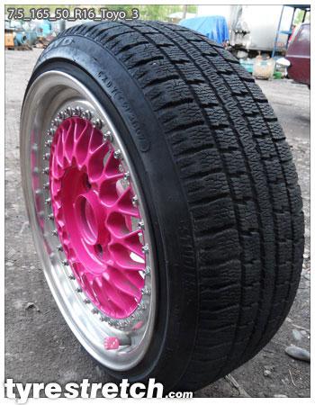 An example of tyre stretch: 165/50 R16 on 7.5J – TOYO
