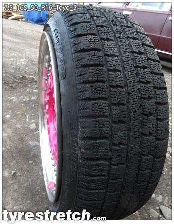 An example of tyre stretch: 165/50 R16 on 7.5J – TOYO
