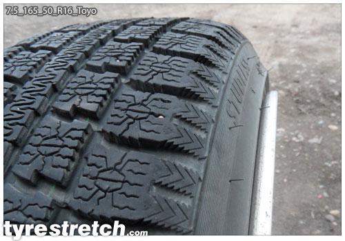 An example of tyre stretch: 165/50 R16 on 7.5J – TOYO
