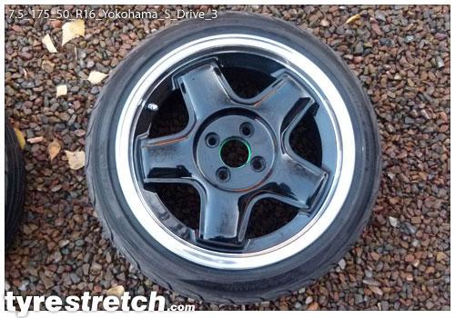 An example of tyre stretch: 175/50 R16 on 7.5J – YOKOHAMA