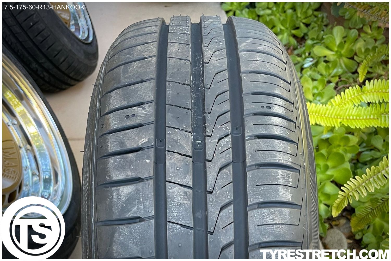 An example of tyre stretch: 175/60 R13 on 7.5J – HANKOOK