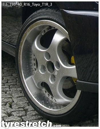 An example of tyre stretch: 195/40 R16 on 7.5J – TOYO