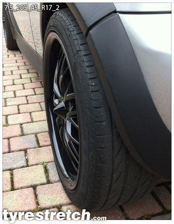 An example of tyre stretch: 205/45 R17 on 7.5J