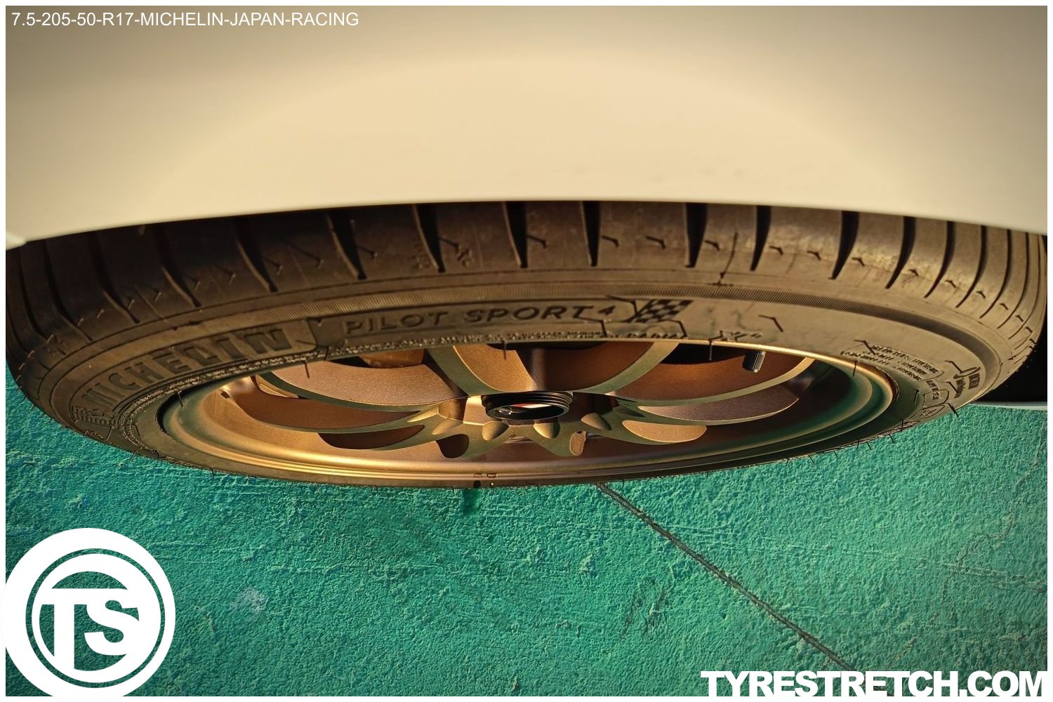 An example of tyre stretch: 205/50 R17 on 7.5J – MICHELIN (JAPAN-RACING)