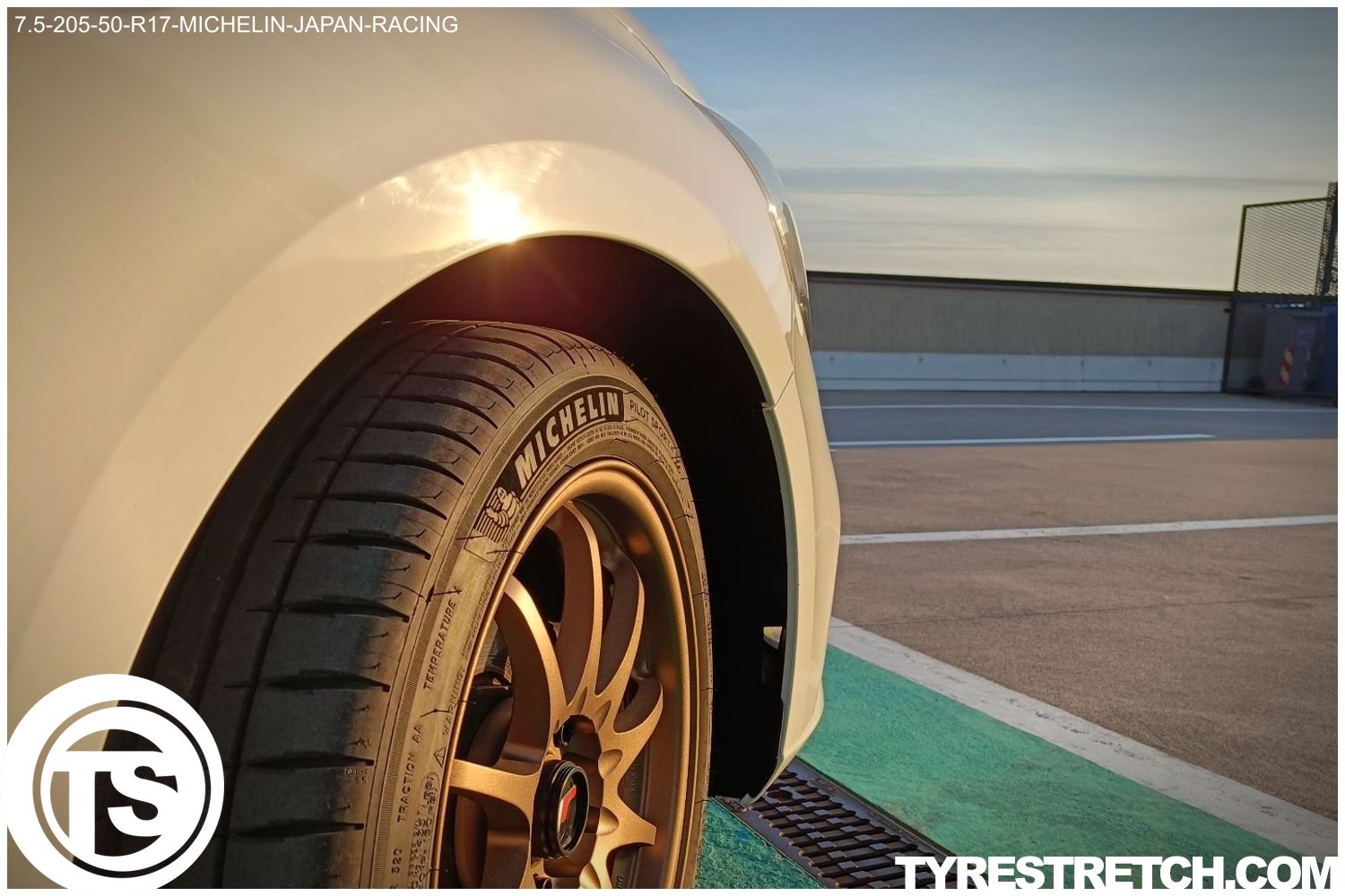 An example of tyre stretch: 205/50 R17 on 7.5J – MICHELIN (JAPAN-RACING)