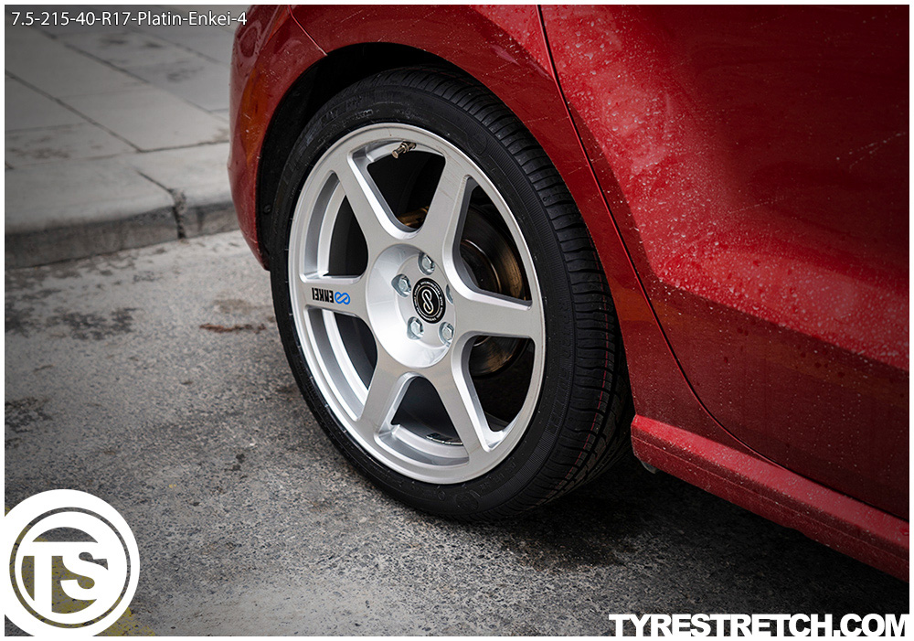 An example of tyre stretch: 215/40 R17 on 7.5J – PLATIN (ENKEI)